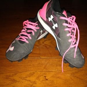 Girls youth Under Armour Softball Cleats